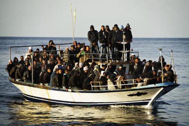 Tragédie de l'immigration à Lampedusa: un naufrage fait 130 morts et 200 disparus